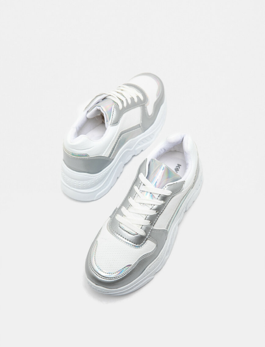 Parlak Detaylı Sneaker