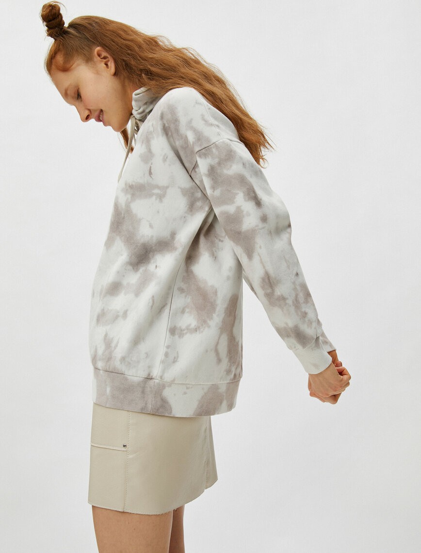 Kapüşonlu Sweatshirt Batik Desenli Pamuklu Kapüşonlu Sweatshirt Batik Desenli Pamuklu