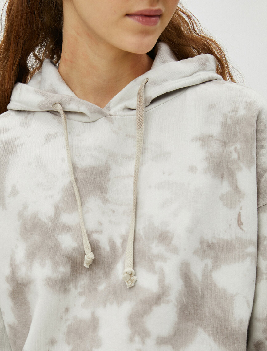 Kapüşonlu Sweatshirt Batik Desenli Pamuklu Kapüşonlu Sweatshirt Batik Desenli Pamuklu