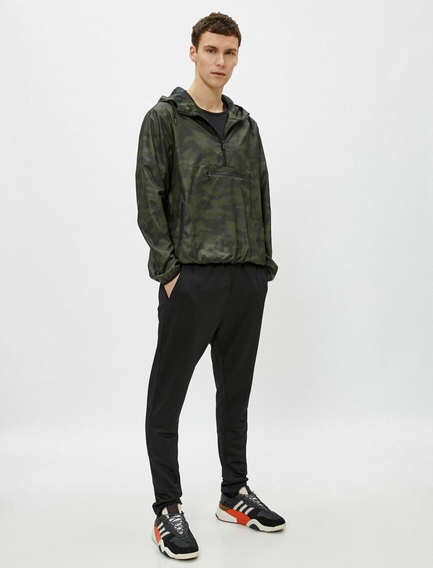 Straight Fit Cepli Paça Detaylı Eşofman Altı Straight Fit Cepli Paça Detaylı Eşofman Altı
