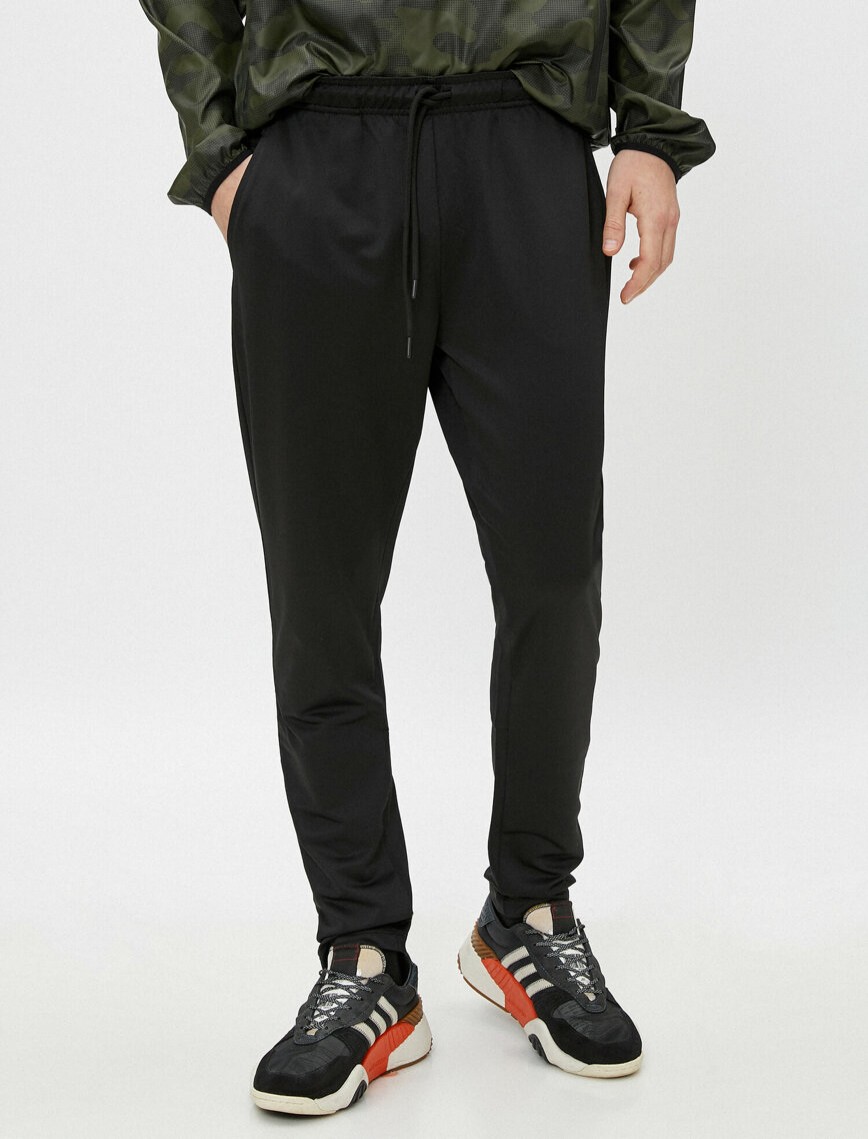 Straight Fit Cepli Paça Detaylı Eşofman Altı Straight Fit Cepli Paça Detaylı Eşofman Altı