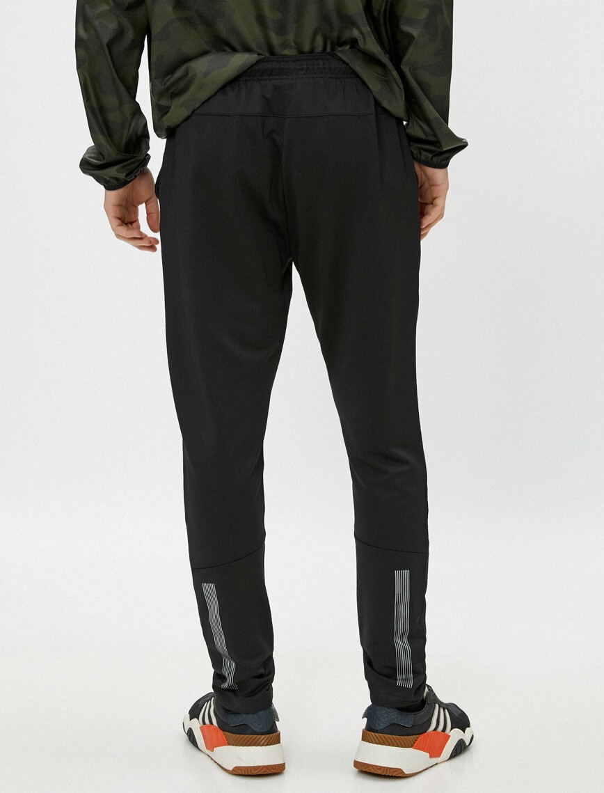 Straight Fit Cepli Paça Detaylı Eşofman Altı Straight Fit Cepli Paça Detaylı Eşofman Altı