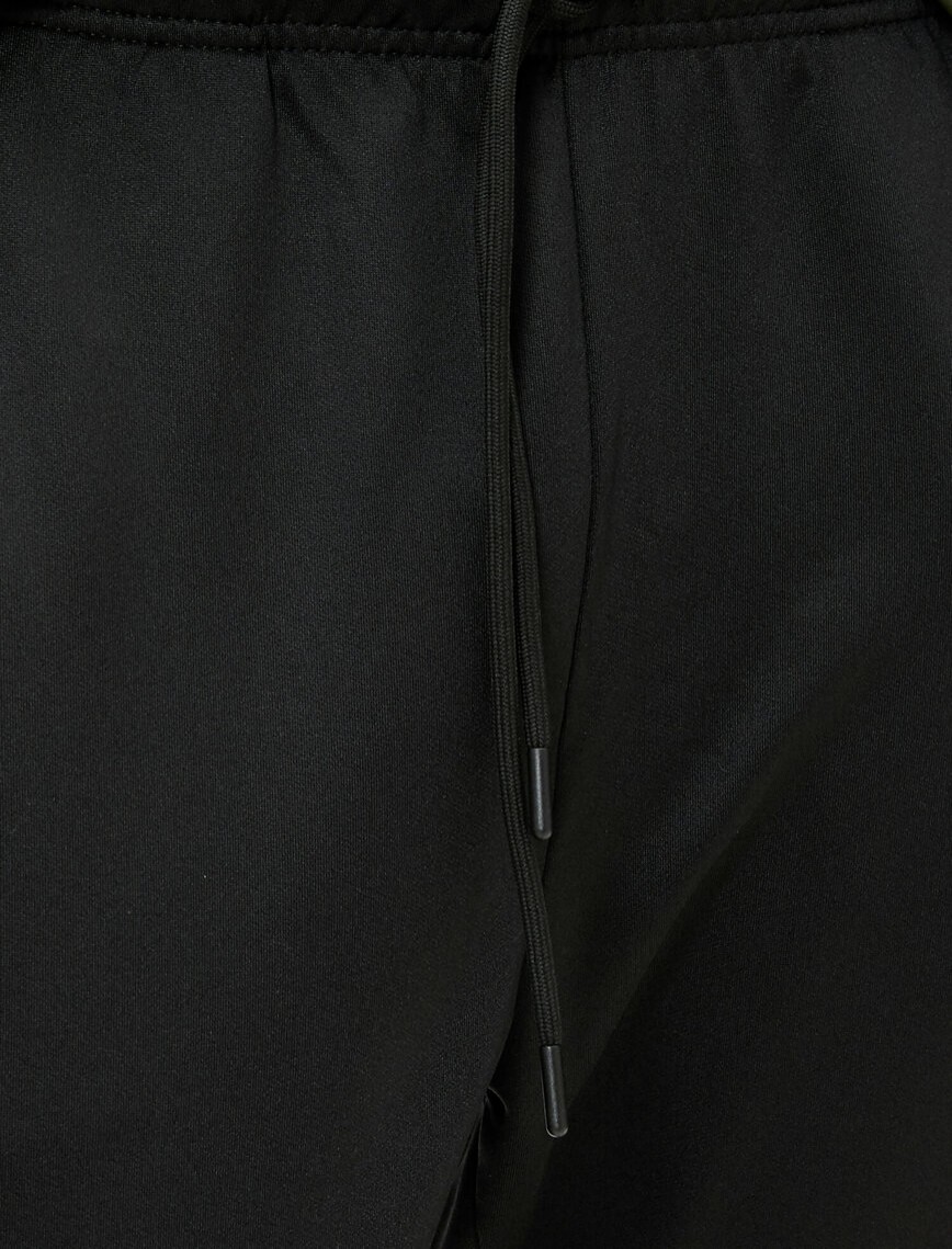 Straight Fit Cepli Paça Detaylı Eşofman Altı Straight Fit Cepli Paça Detaylı Eşofman Altı